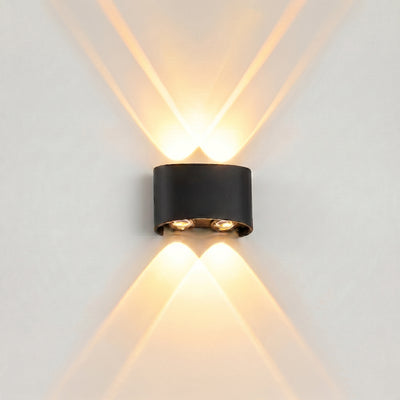 Arandela LED Meia Lua 4W IP65 – 4 Fachos – Branco Quente 3000K – Preta ou Branca
