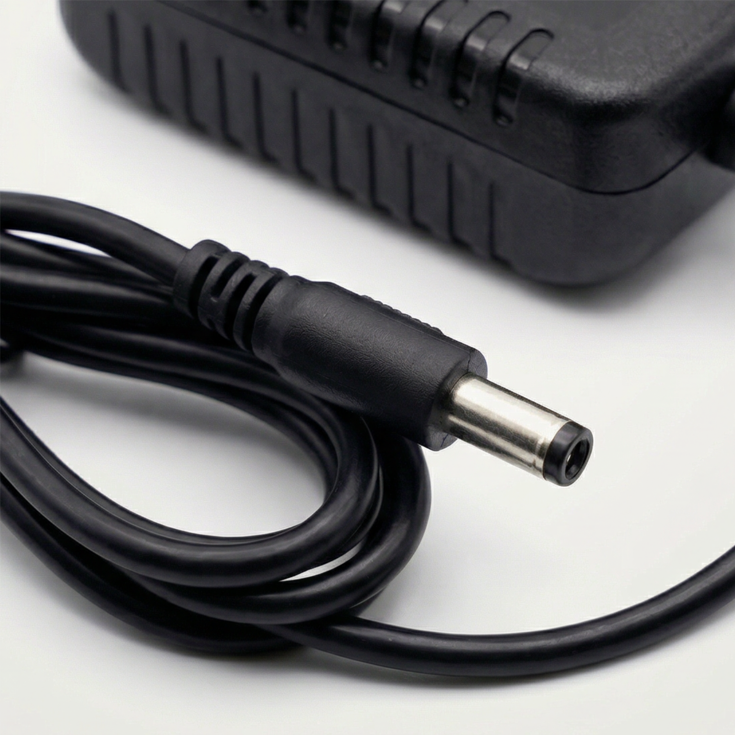 Fonte 12V 2A Bivolt para Fita LED com Conector P4 – 24W Proteção Completa